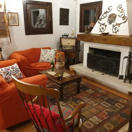 Lodge Gina