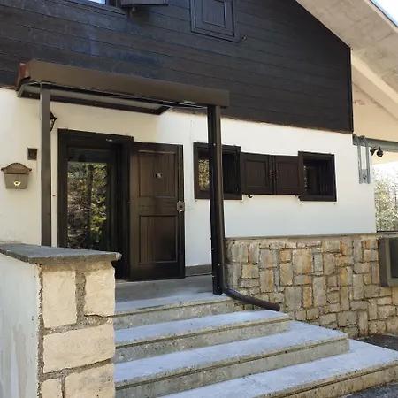 Lodge Gina *
